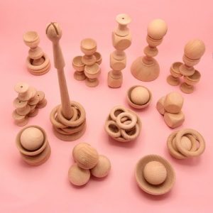 heuristische set compleet in vormen op roze achtergrond